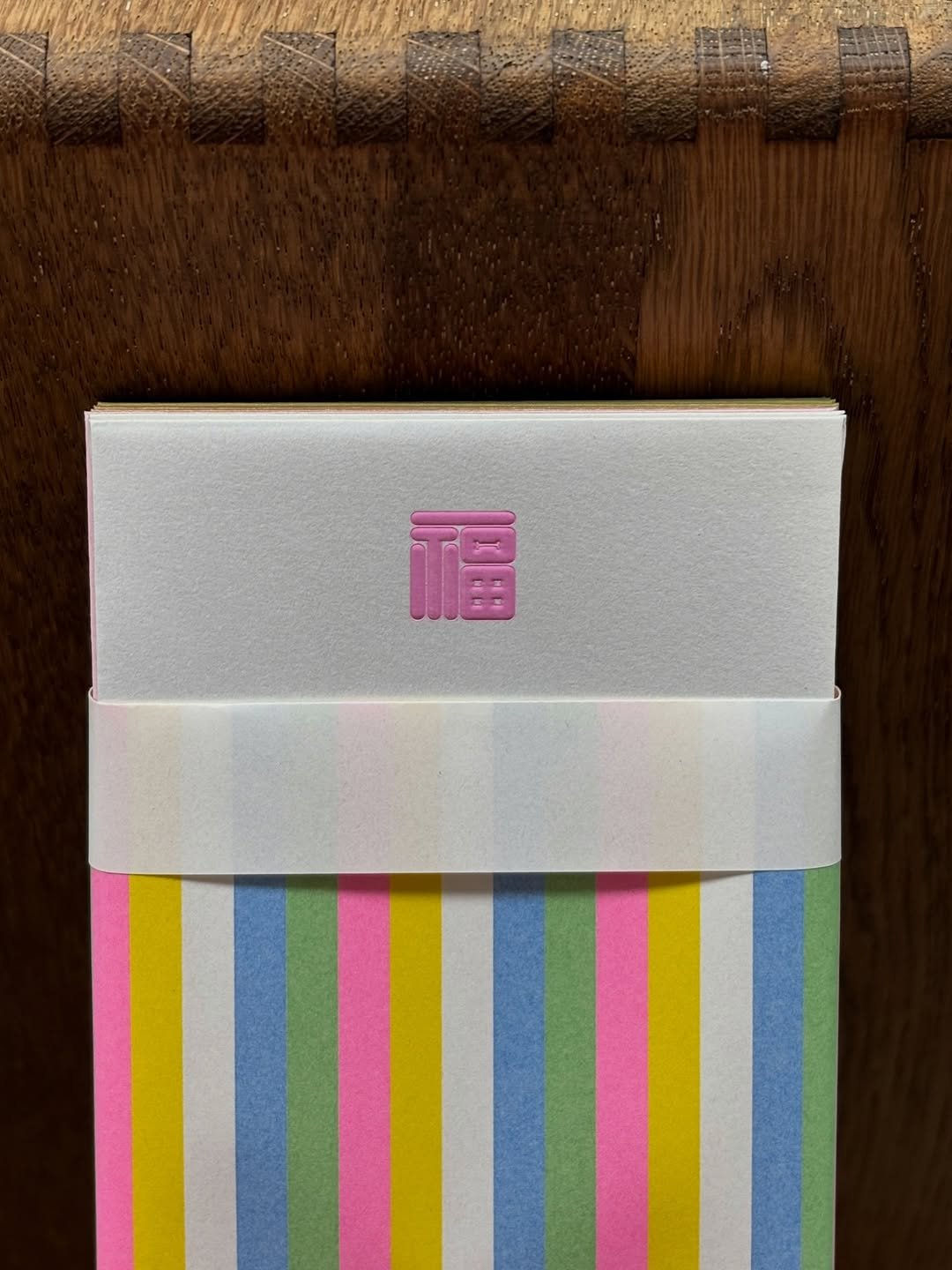 Photo shared by 오이뮤 / OIMU® on February 18, 2026 tagging @oimu_. May be an image of saddle-stitched leather, leather wallet, book, cigarette case, binder, stripes, napkin and text.