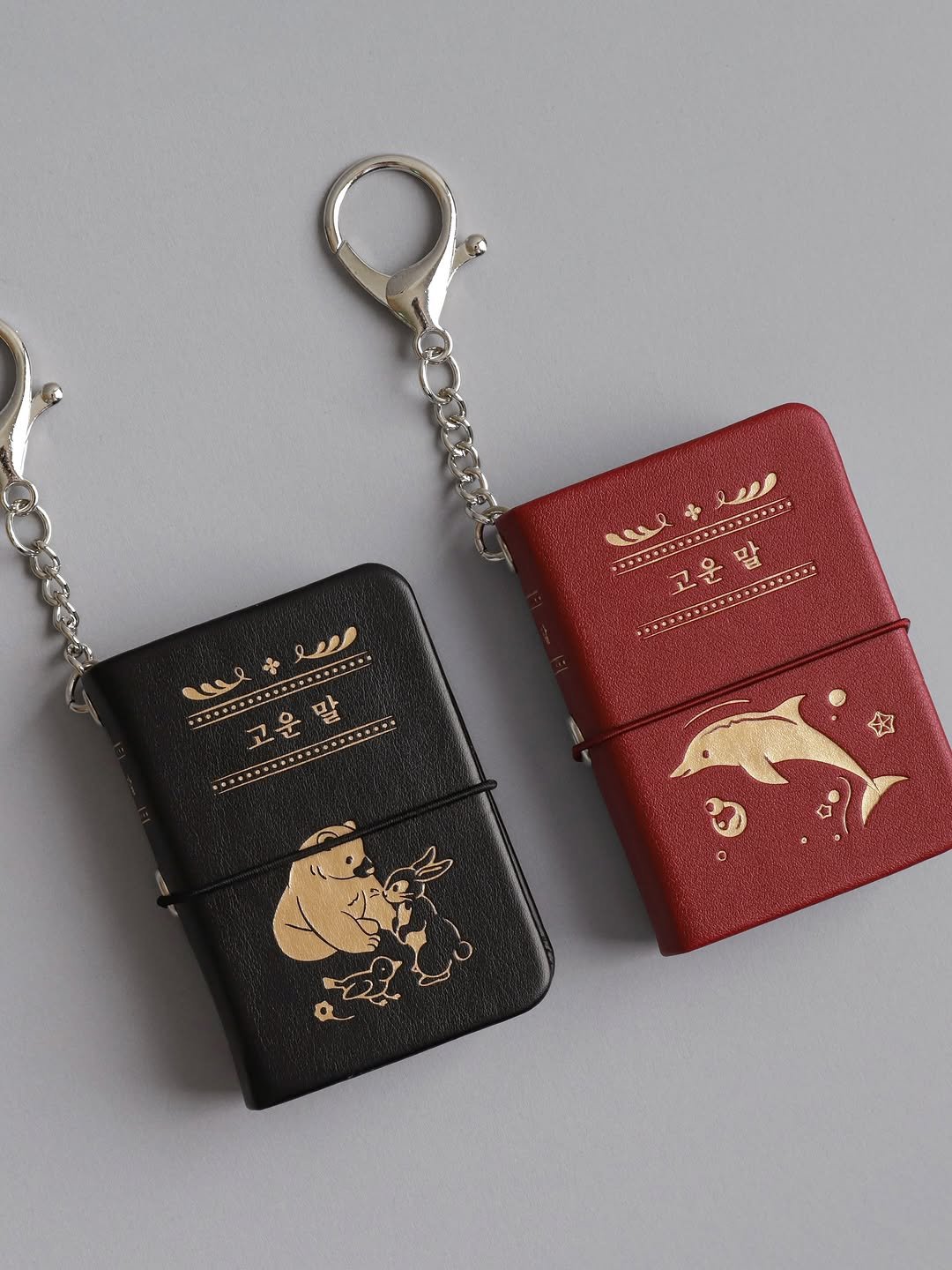 Photo shared by 오이뮤 / OIMU® on July 09, 2025 tagging @oimu_, and @minumsa_books. May be an image of saddle-stitched leather, leather, leather wallet, wallet, pouch and text.