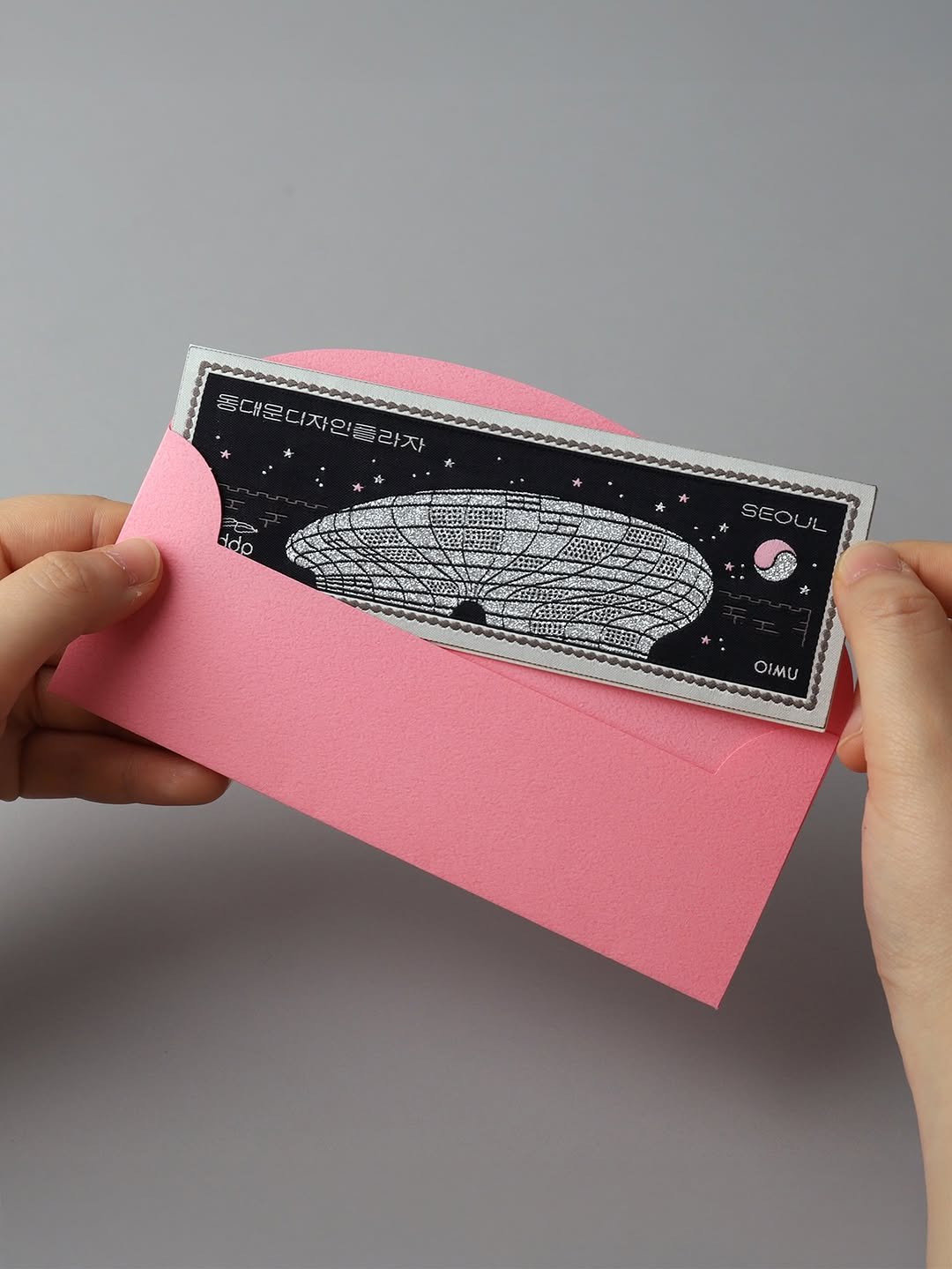 Photo shared by 오이뮤 / OIMU® on July 21, 2025 tagging @oimu_, and @ddp_seoul. May be an image of lace, card and text.