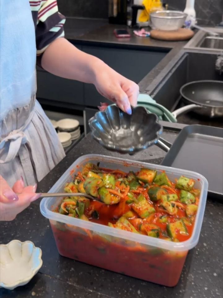 okdongja1004 게시물 이미지: 오이김치,  프리오더 공지드려요

시간은 잠시후 저녁 7시
선착순 오더수량...