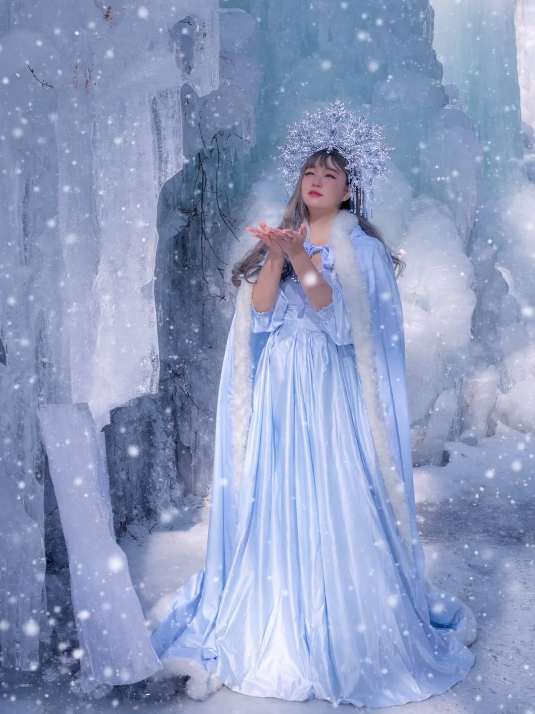 Photo by 🦋Minji Kim (Minhwa)🦋 on March 09, 2026. May be an image of headdress, cloak, costume, gown, dress and text.