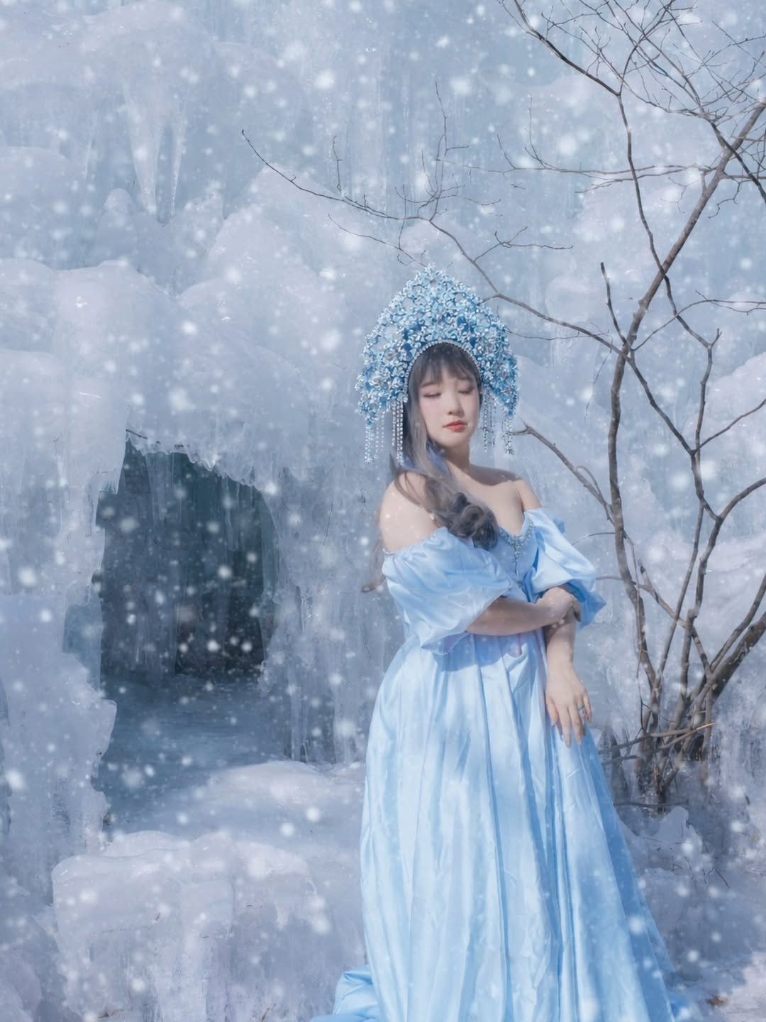 Photo by 🦋Minji Kim (Minhwa)🦋 on March 09, 2026. May be an image of parasol, headdress, costume, cloak, gown, dress and text.