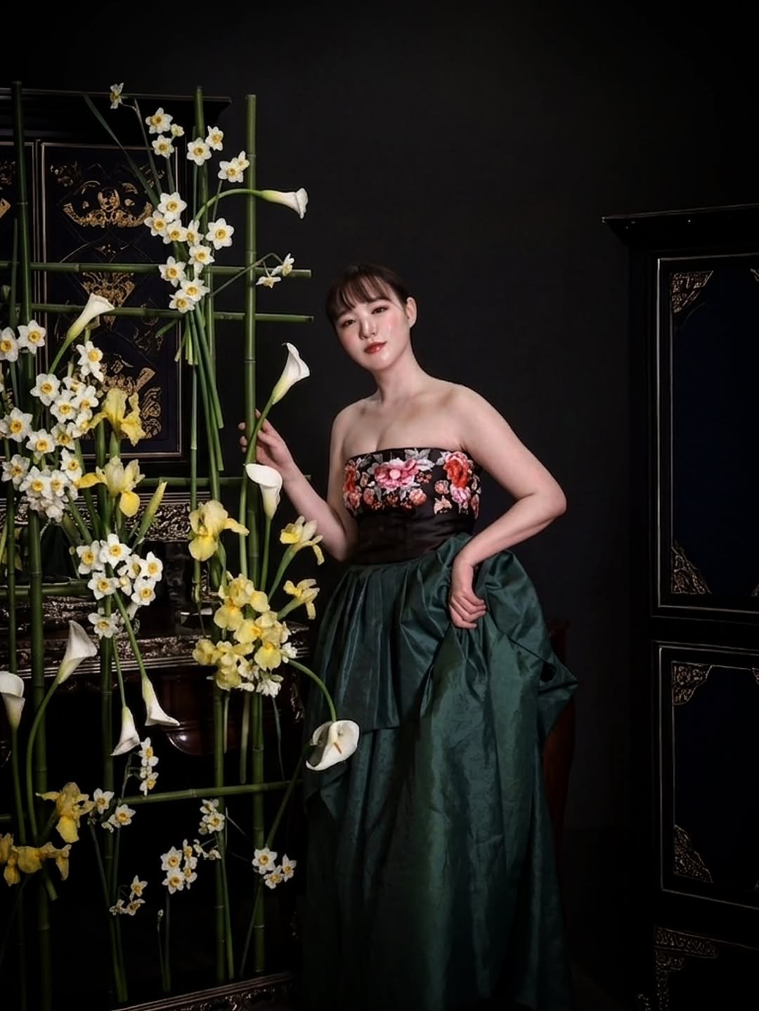 Photo by 🦋Minji Kim (Minhwa)🦋 on March 29, 2026. May be an image of flower arrangement, prairie gentian, lily and text.