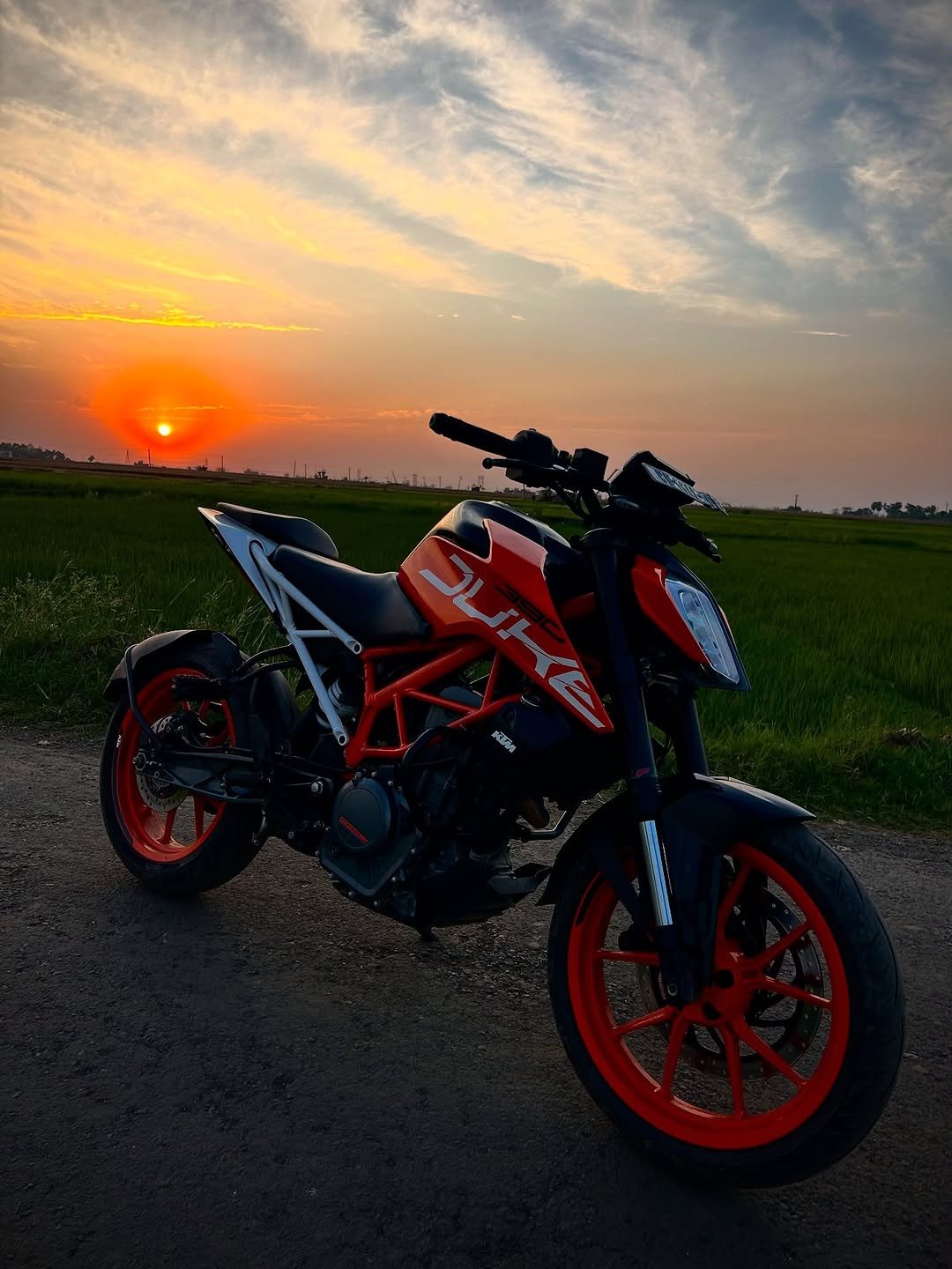 Photo by Oli_stunt_01 on April 14, 2026. May be an image of dirt bike, motorcycle, scooter and text.