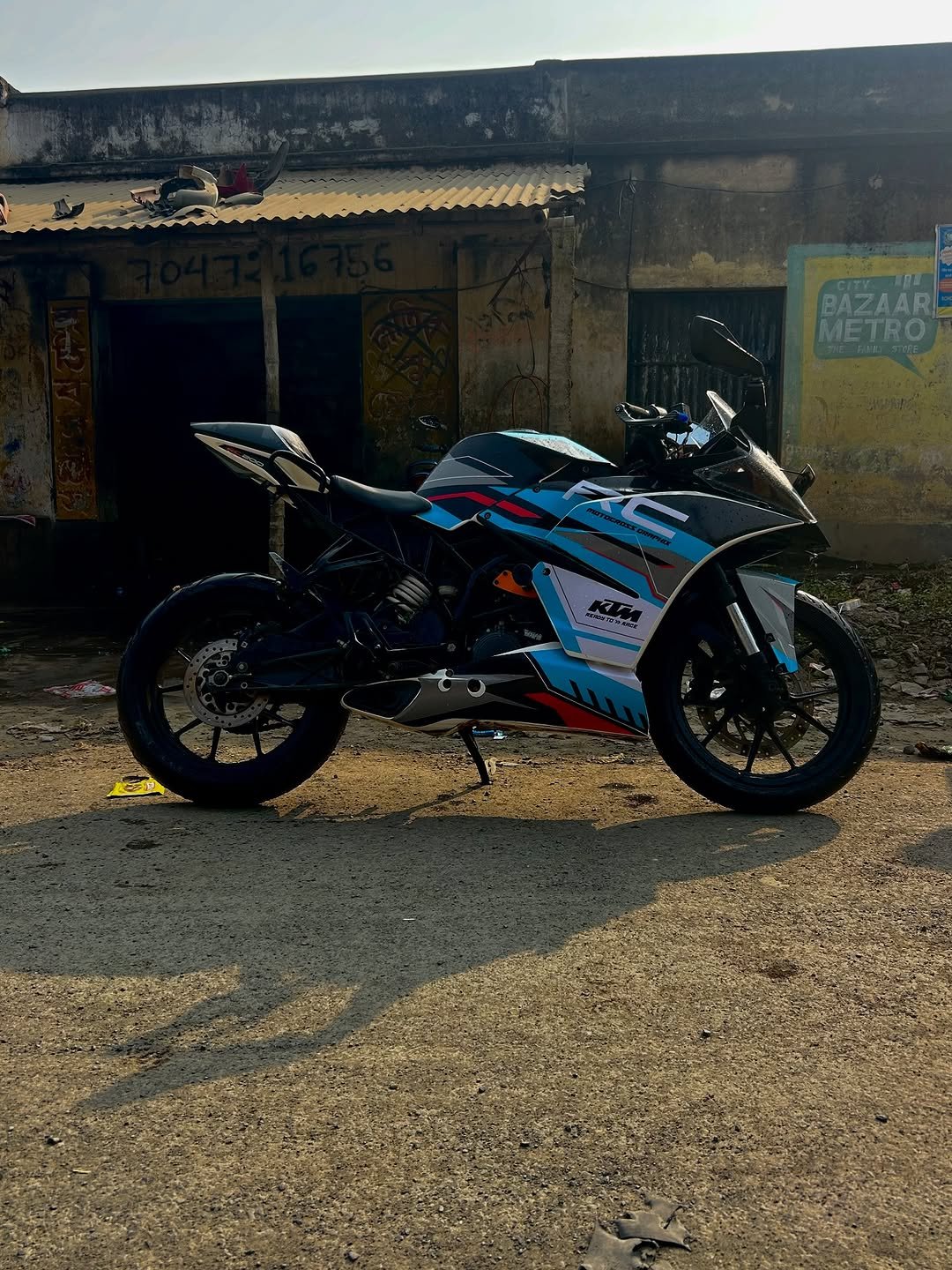 Photo by Oli_stunt_01 on November 15, 2025. May be an image of motorcycle, helmet, scooter and text.