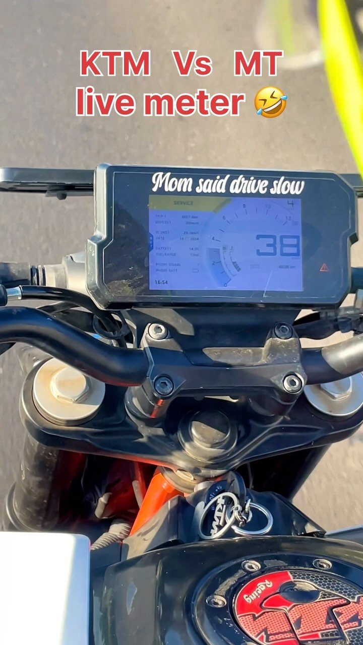 oli_stunt_01 게시물 이미지: Yamaha vs  KTM...