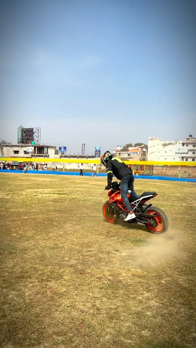 oli_stunt_01 게시물 이미지: drifting 💥⚡️

#bikelife #rider #viral #bike #ktm