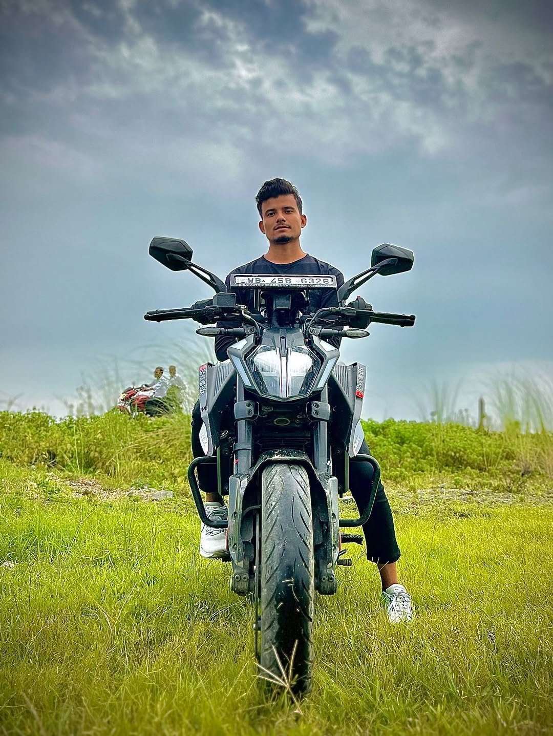 Photo by Oli_stunt_01 on August 11, 2025. May be an image of 1 person, motorcycle, helmet, outdoors and text.