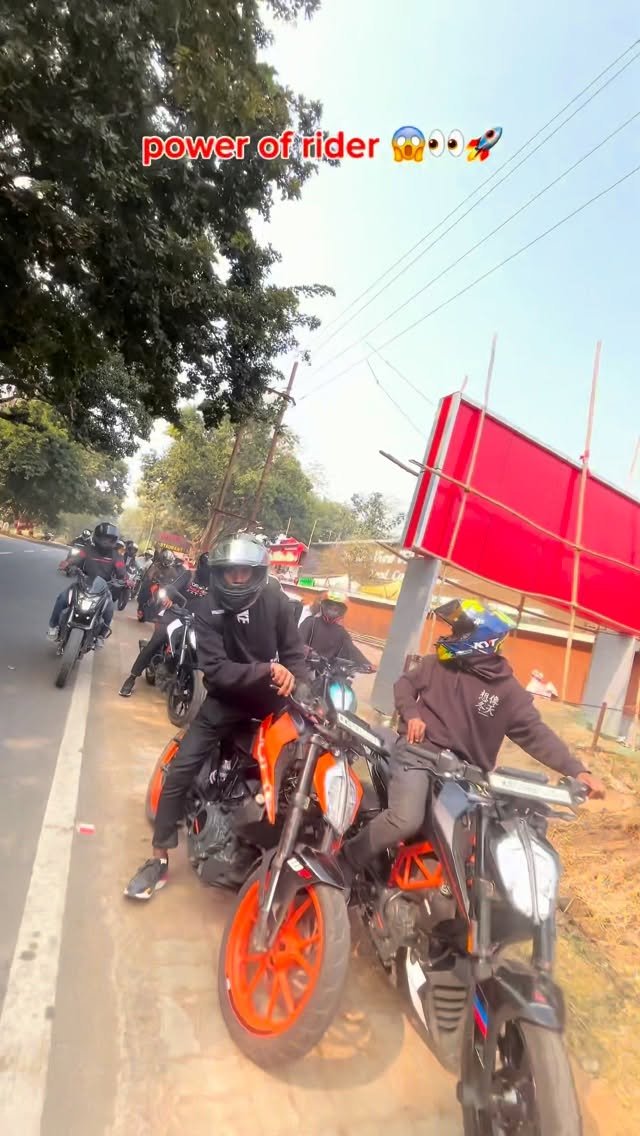 oli_stunt_01 게시물 이미지: jharkhand rider power 😱🚀👀
.
.
.
.
#bikelife...