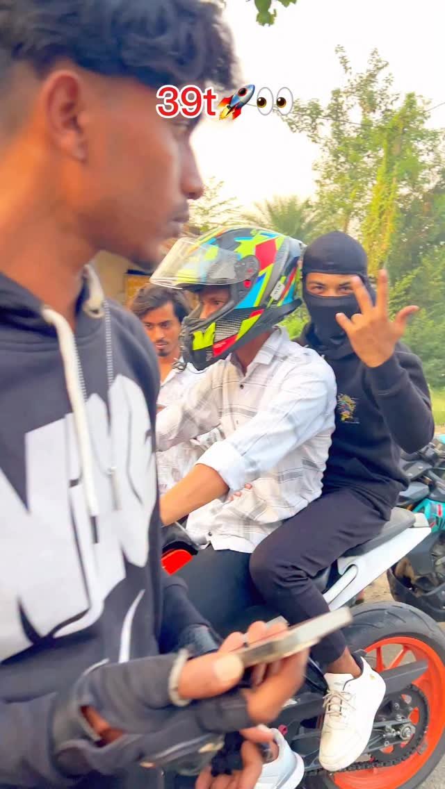 oli_stunt_01 게시물 이미지: power of 390 🚀⚡️😱👀
.
.
.
#rider #bikelife...