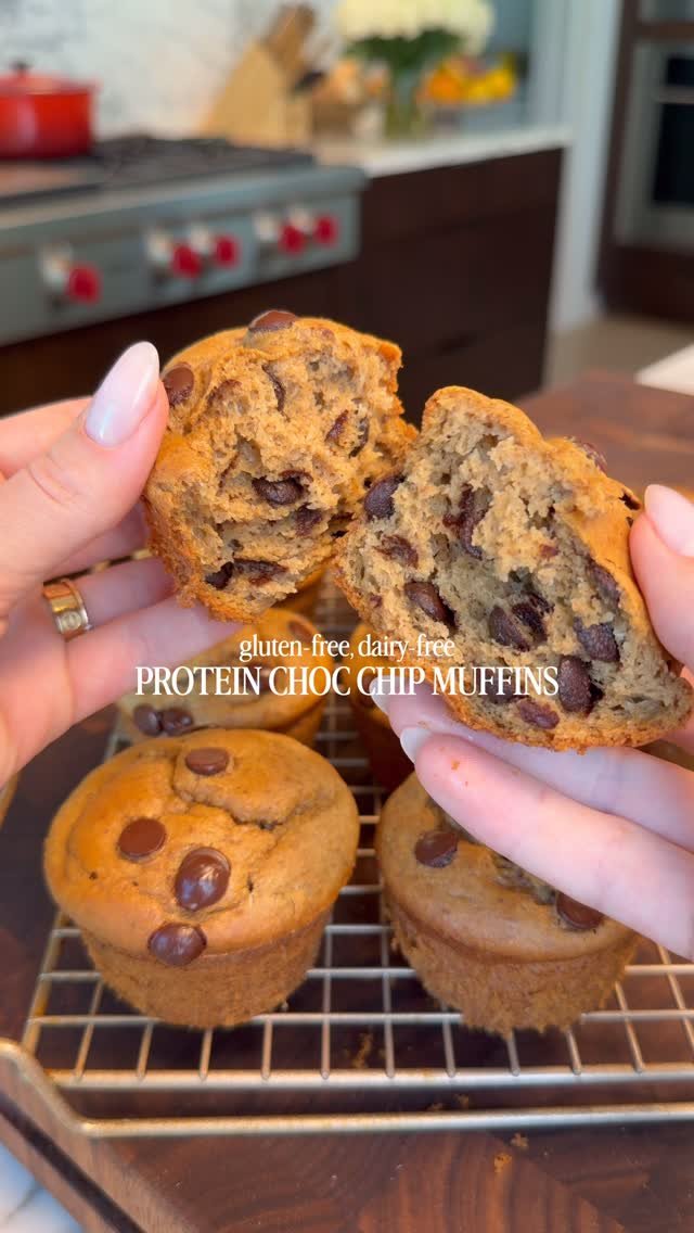 olivia.adriance 게시물 이미지: GF DF PROTEIN CHOC CHIP MUFFINS✨ fluffy,...
