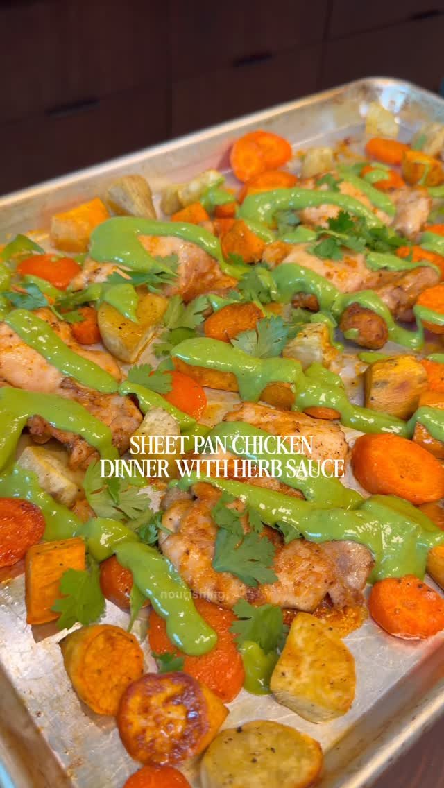 olivia.adriance 게시물 이미지: SHEET PAN CHICKEN AND VEGGIES WITH HERBY GREEN...