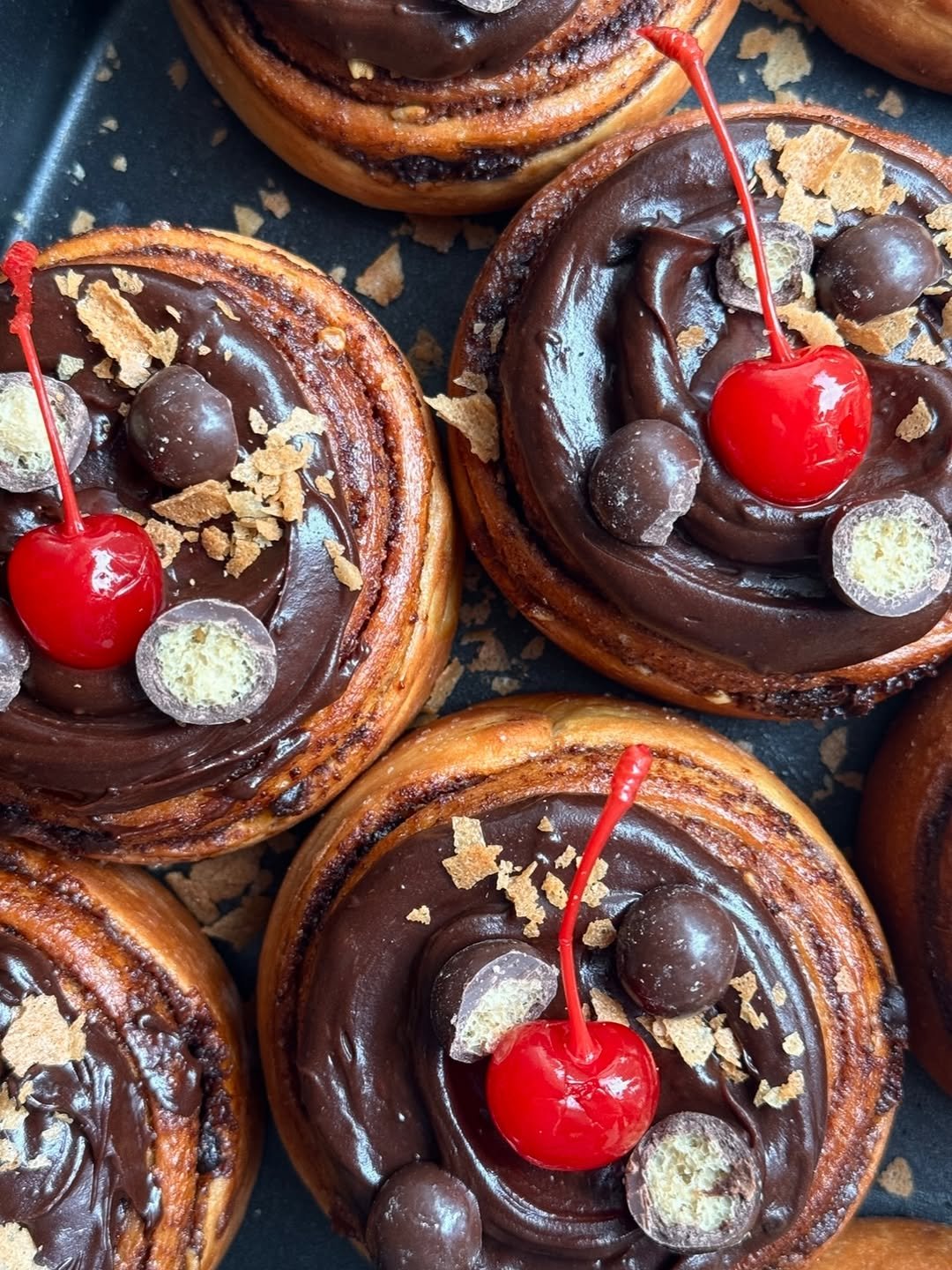 Photo by 올리롤리 ㅣ 시나몬롤 ㅣ 안양빵집ㅣ 인덕원맛집 in Anyang City, Korea. May be an image of cherries, cinnamon roll, tart and text.
