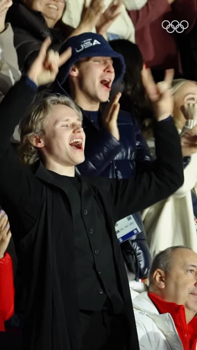 olympics 게시물 이미지: Golden support! 🥇

Olympic figure skaters...
