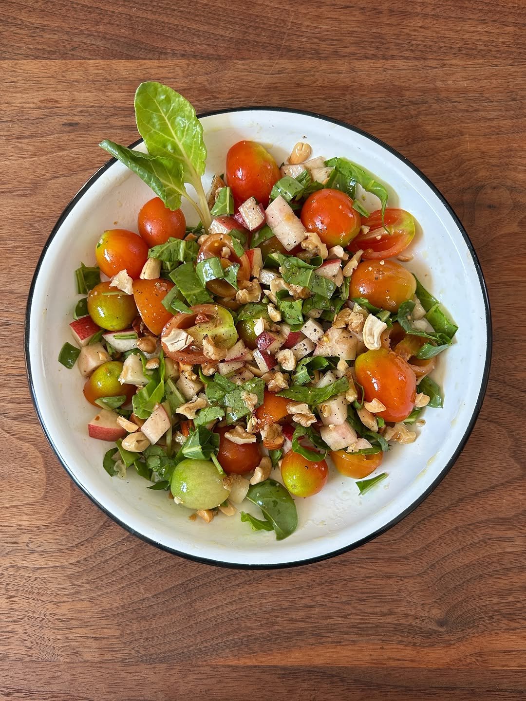 oneecook 게시물 이미지: 떠먹는 텃밭 샐러드 🥗
여름 텃밭에서 가장 구하기 쉬운 재료들로 만든 떠먹는...