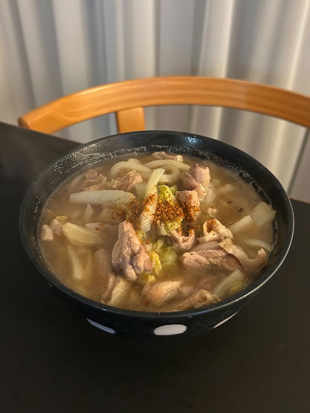 oneecook 게시물 이미지: <닭다리살 배추 우동 🍲>
겨울 내내 이 메뉴는 몇번이나 더 먹을 듯 해요.(벌써...
