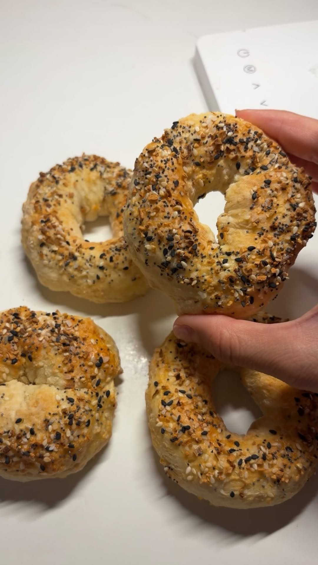 onehungryturnip 게시물 이미지: 15 MINUTE BAGELS ! 💞🤤

this is definitely one...