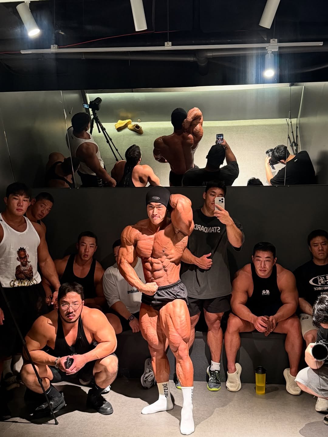 Photo shared by 🌐IFBB PRO 서주성 [FORD GYM] on August 02, 2025 tagging @junzzzzzzz, @gundamforce, @bongpilgeun, @___hangyul, @plu_jin, @namdamforce, @sondamforce, and @gyudong22. May be an image of 11 people, biceps, people bodybuilding, underwear and text.