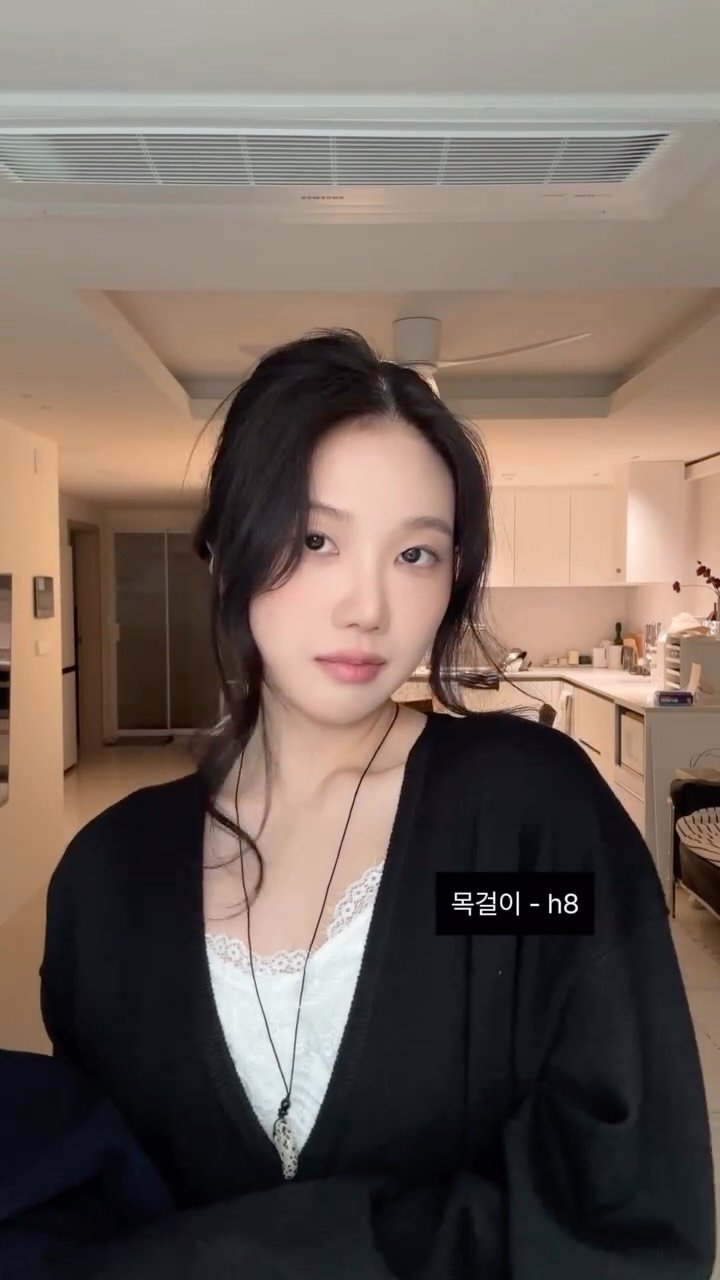 oneulyoung 게시물 이미지: 도움안되는 정보요정(?)이 왔어요

❤️제품정보
아우터 - 미안합니다 몰루…
니트...