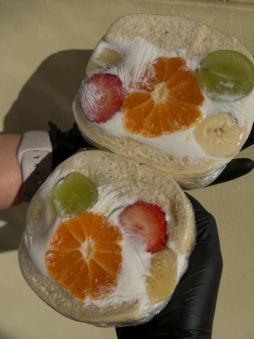 Photo by 온호프 베이크샵 【안산 휘낭시에 전문점】 in 경기도 안산시 중앙동 with @onhope_bakeshop. May be an image of dessert, banana, fruit salad, fruit cocktail, bagel, sandwich, toast and text.