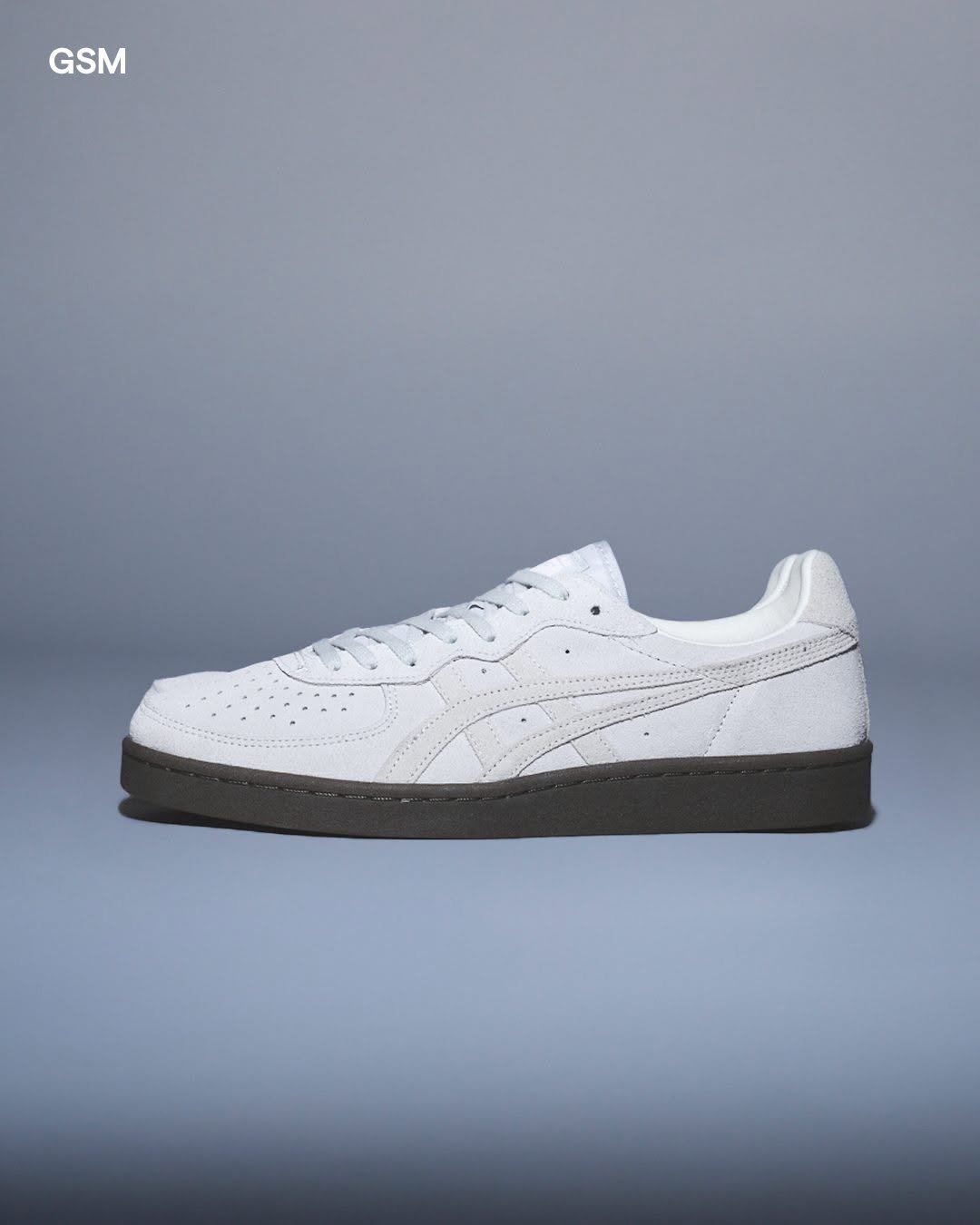 Photo by 오니츠카타이거 코리아 Onitsuka Tiger Korea on September 28, 2025. May be an image of sneakers, toecap shoes and text.