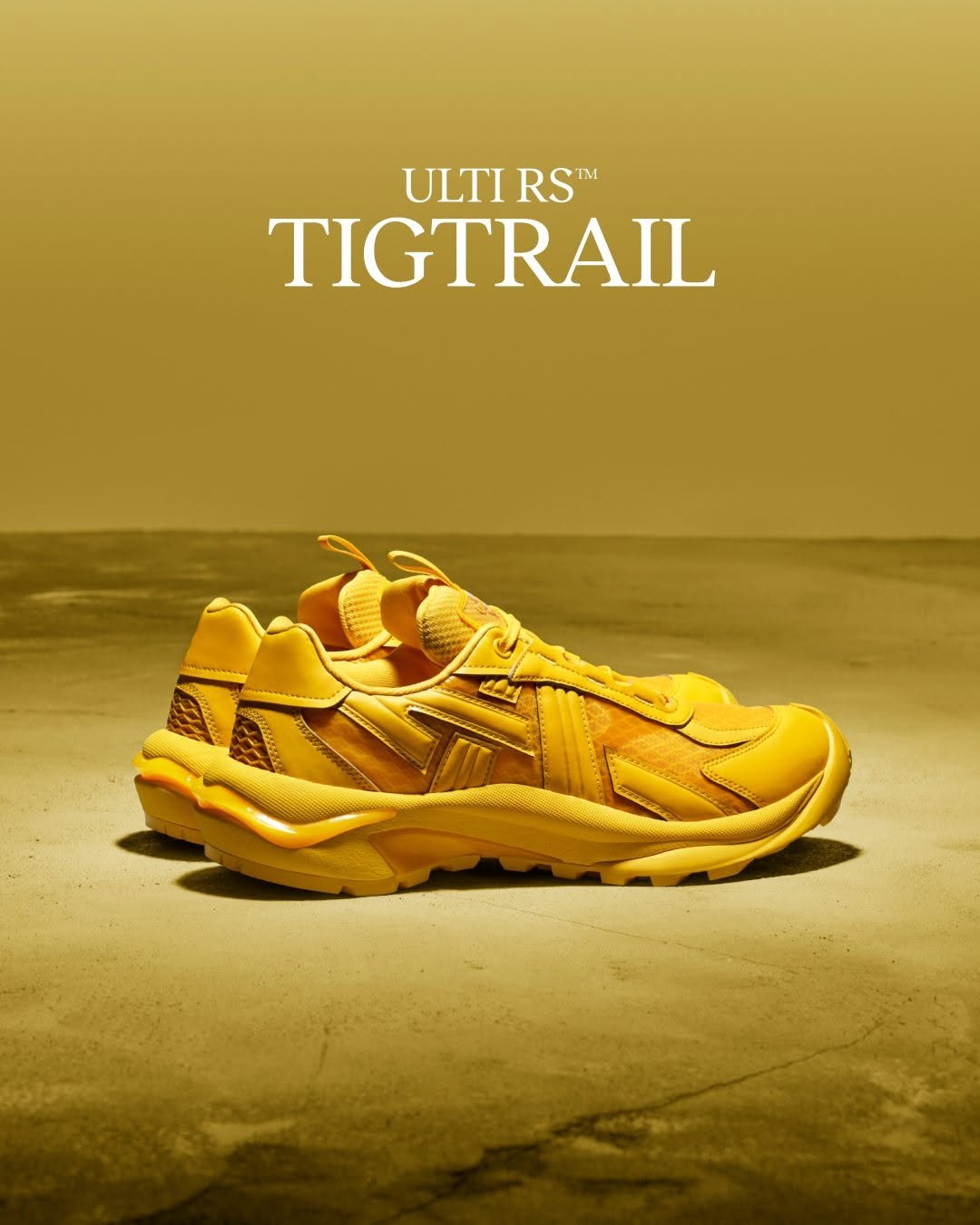 Photo by 오니츠카타이거 코리아 Onitsuka Tiger Korea on October 08, 2025. May be an image of toecap shoes, poster and text that says 'ULTI RS T TIGTRAIL کاشه 限公'.