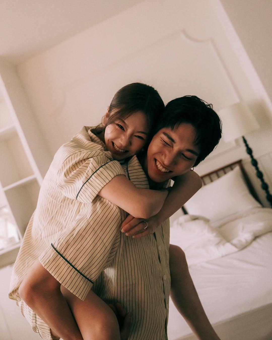 Photo shared by 온리/신익수 제주스냅 서울스냅 커플스냅 on September 13, 2025 tagging @only.grapher_wedding. May be an image of 1 person, child, sleepwear, robe, bath robe and text.