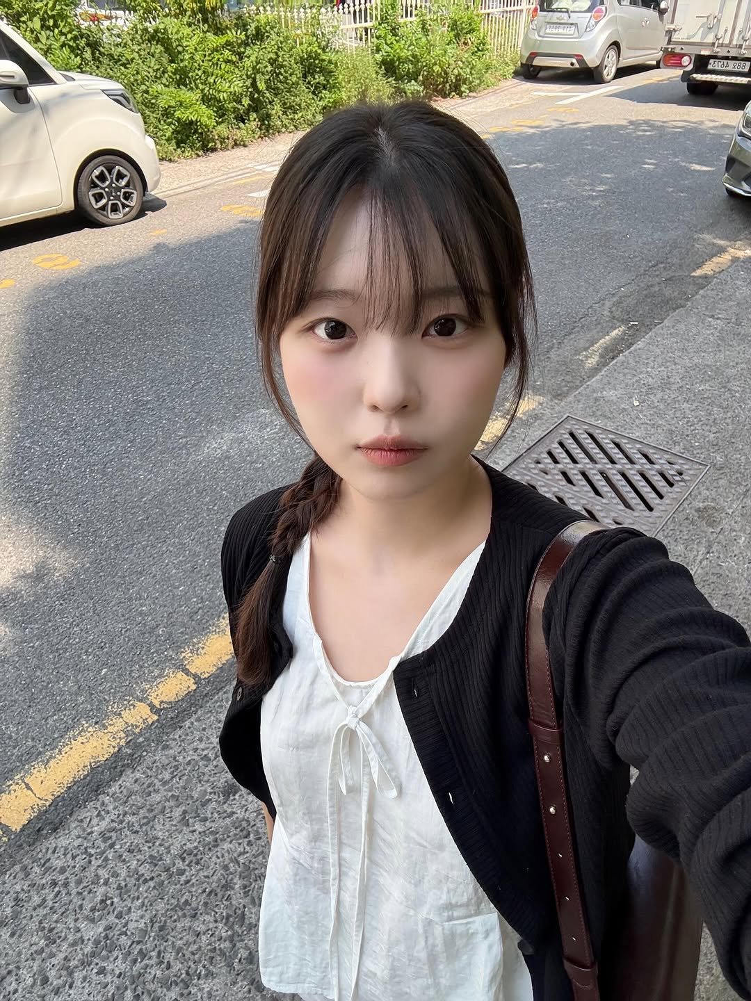Photo by 온리원 | 자기계발 • 청년혜택 • 마인드셋 on August 07, 2025. May be an image of 1 person, braids, top and text.