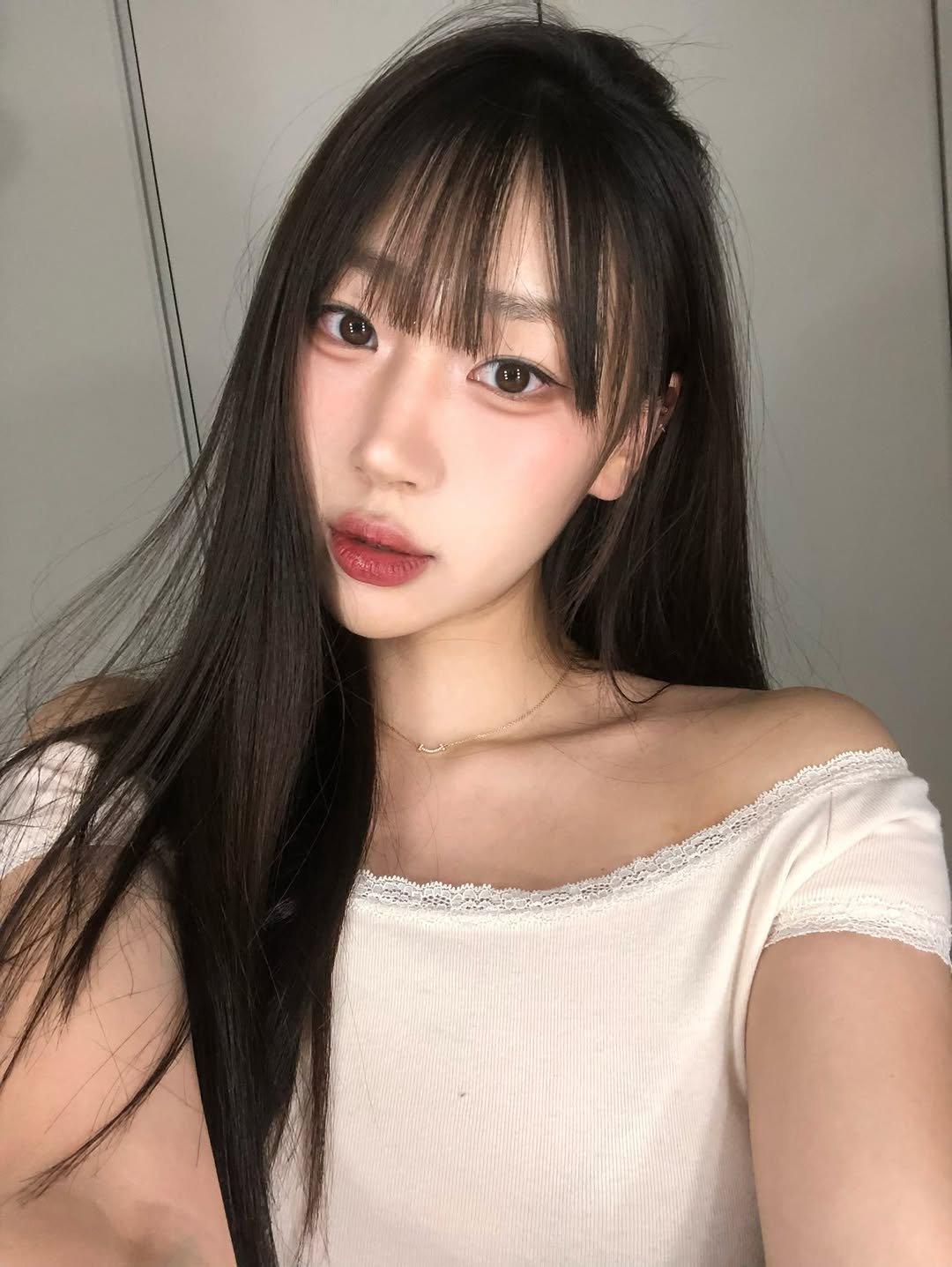 Photo by 장진원 JINWON on January 08, 2026. May be a selfie of one or more people, hair, top and text.