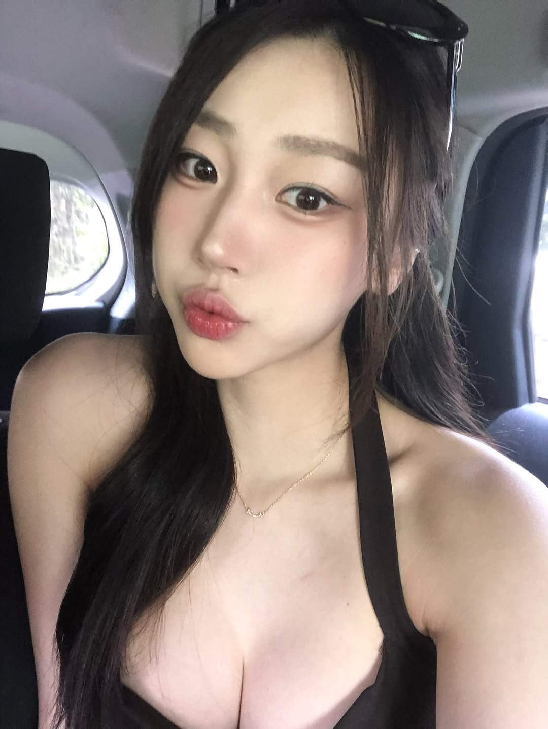 Photo by 장진원 JINWON on December 29, 2025. May be a selfie of one or more people, hair, bra, top and text.