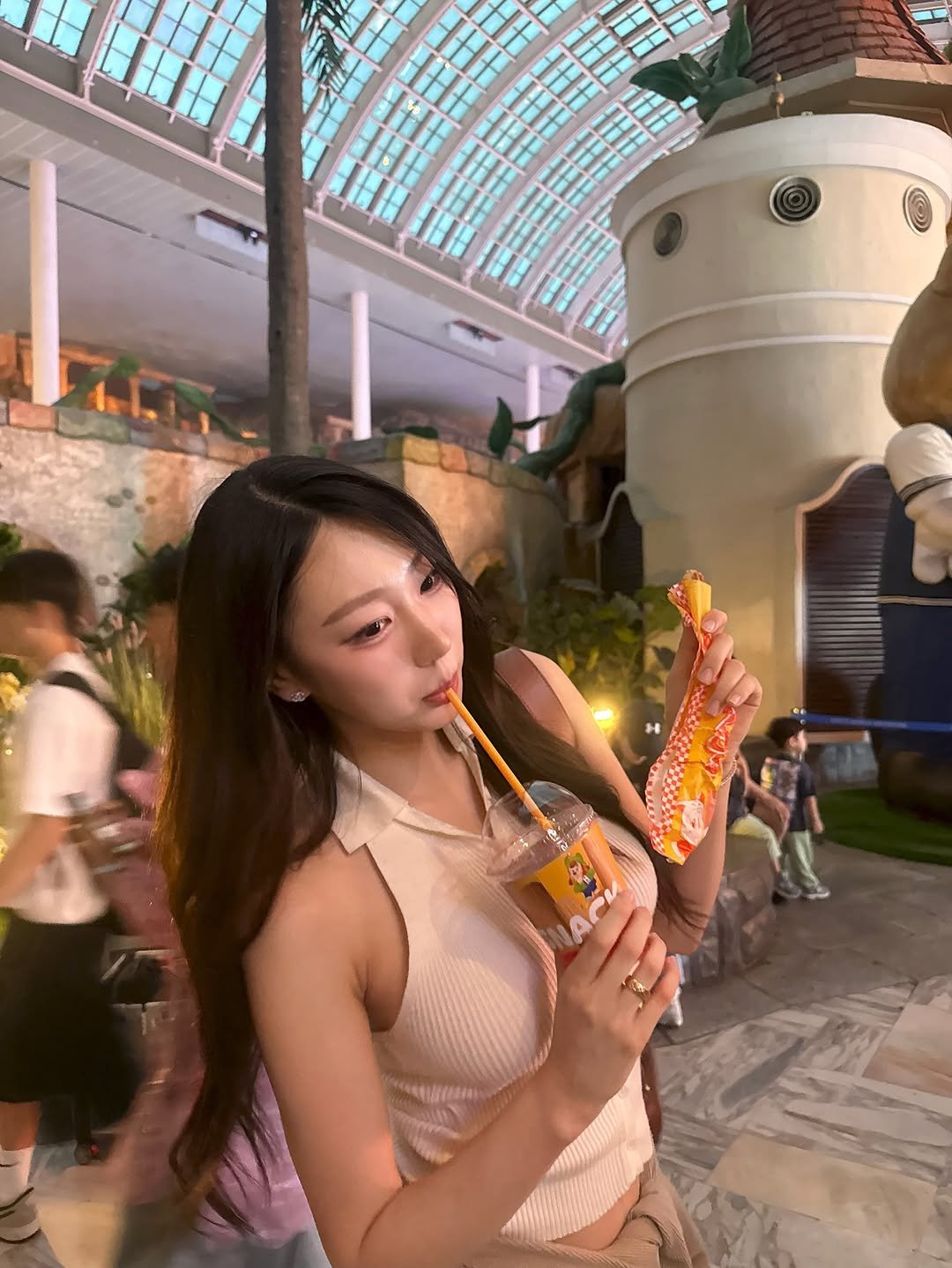 Photo by 장진원 JINWON on September 12, 2025. May be an image of 3 people, juice and text.