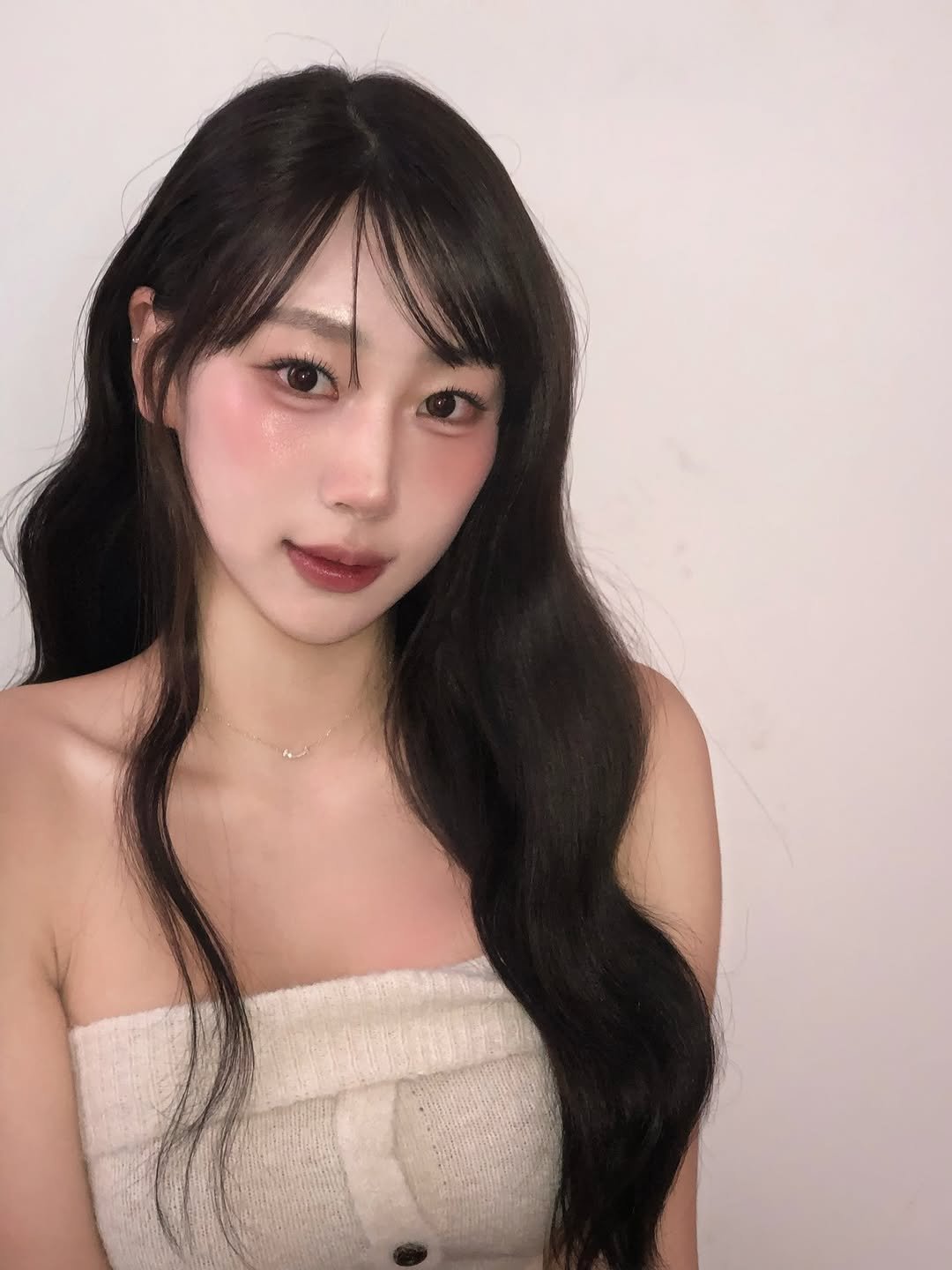 Photo by 장진원 JINWON on March 12, 2026. May be an image of one or more people, hair and text.