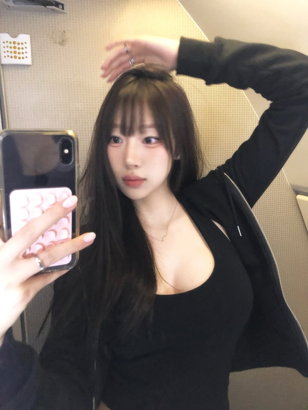 Photo by 장진원 JINWON on April 11, 2026. May be a selfie of one or more people, hair, mirror, top and text.