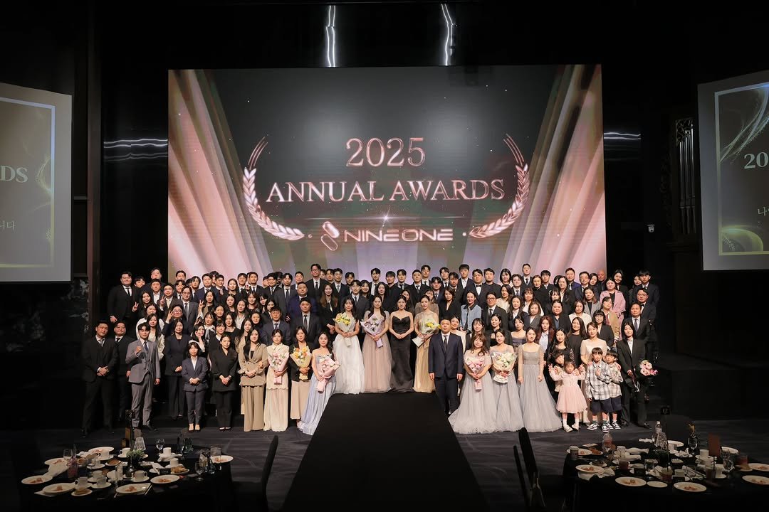 only_jyj_vely 게시물 이미지: .
💫 2025 ANNUAL AWARDS 💫
모두 한자리에 모여
같이 웃고
같이...