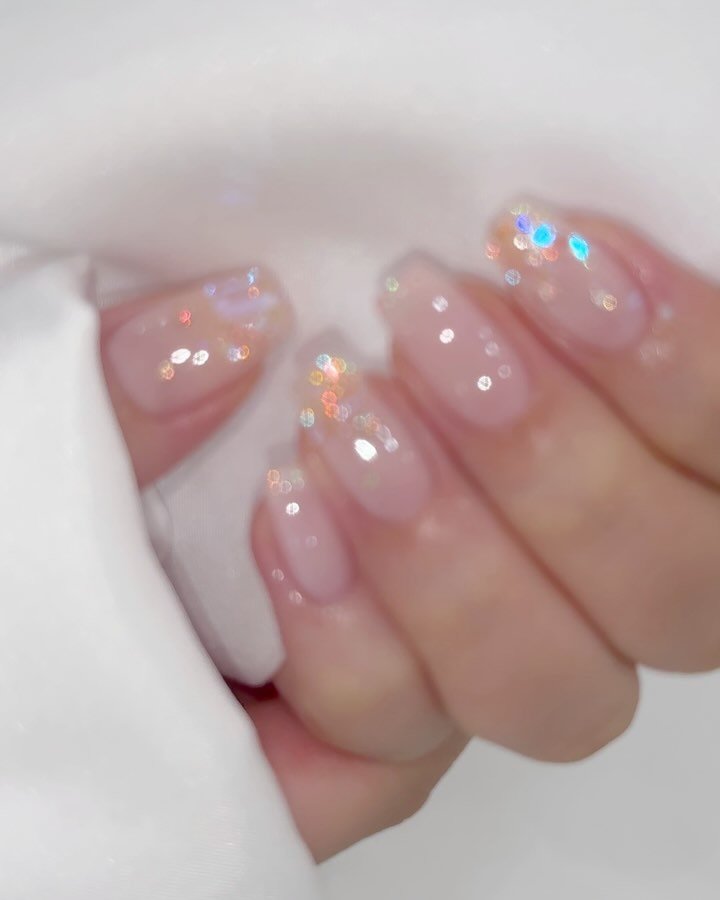 onunail_bom 게시물 이미지: ෆ⸒⸒ 8월 추가아트 ෆ⸒⸒

영롱영롱한 얼음스톤그라✨
글리터프렌치까지 열손 다...