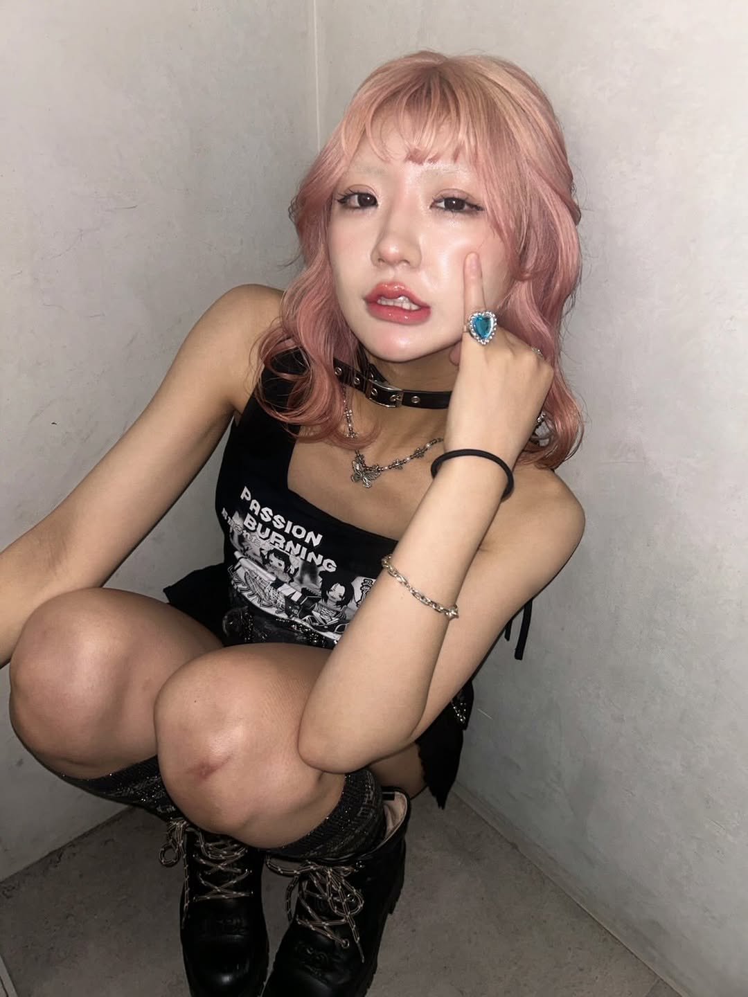 Photo shared by haru/ONYX表参道/ブリーチカラー/ハイトーン/ブロンド/ミルクティー/無料カットモデル/ブリーチモデル on November 26, 2025 tagging @onyx___hair. May be an image of one or more people, hair and text.