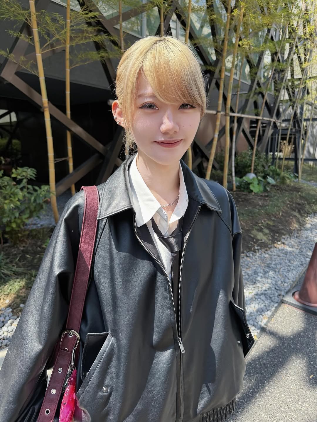 Photo by haru/ONYX表参道/ブロンドベージュ/ミルクティーグレージュ/くすませベージュ/ミルクティー/無料カットモデル on April 07, 2026. May be an image of one or more people, blonde hair, coat, parka and text.