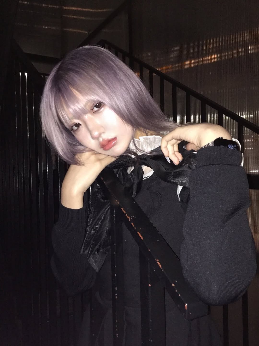 Photo shared by haru/ONYX表参道/ブリーチカラー/ハイトーン/ブロンド/ミルクティー/無料カットモデル/ブリーチモデル on November 16, 2025 tagging @onyx___hair. May be an image of one or more people, blonde hair, makeup, duffle coat, overcoat, blazer and text.