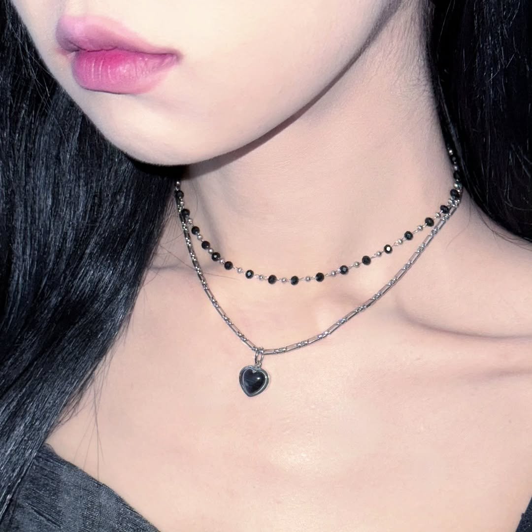 onyx_studio36 게시물 이미지: GLASS HEART Necklace 
지금 에이블리에서 오닉스를 검색해주세요🖤