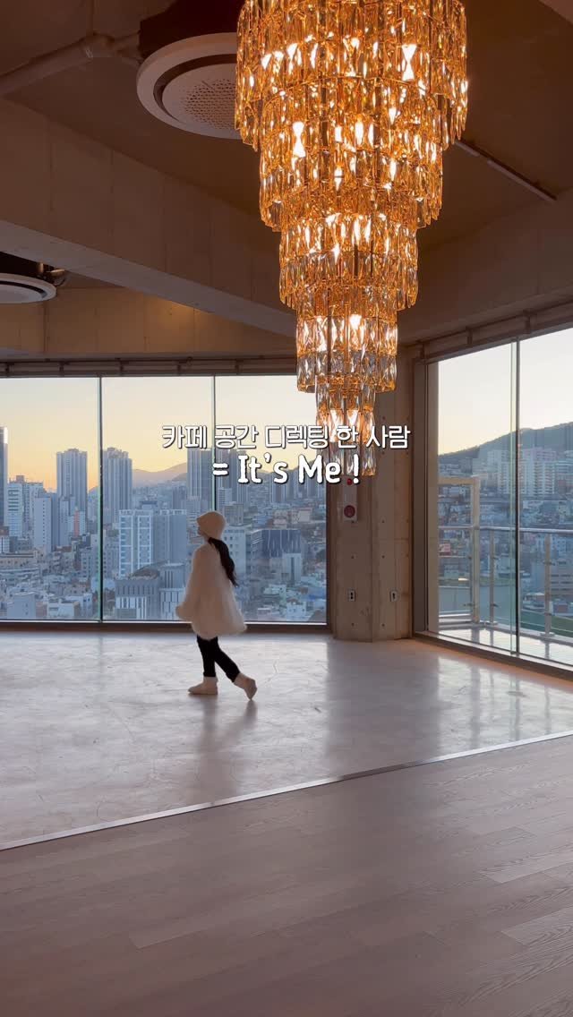 oonni_u 게시물 이미지: 지나가시는 부산 사람들 ... 저희 공간 예쁜가효?🎅🏻

아침 7시부터 도매...