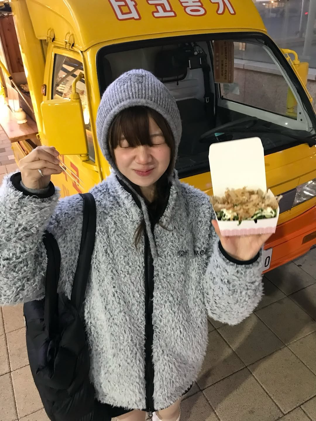 Photo shared by 오제 on December 02, 2025 tagging @hopesmore_seoul. May be an image of bus and text that says '다고영기 디 11'.