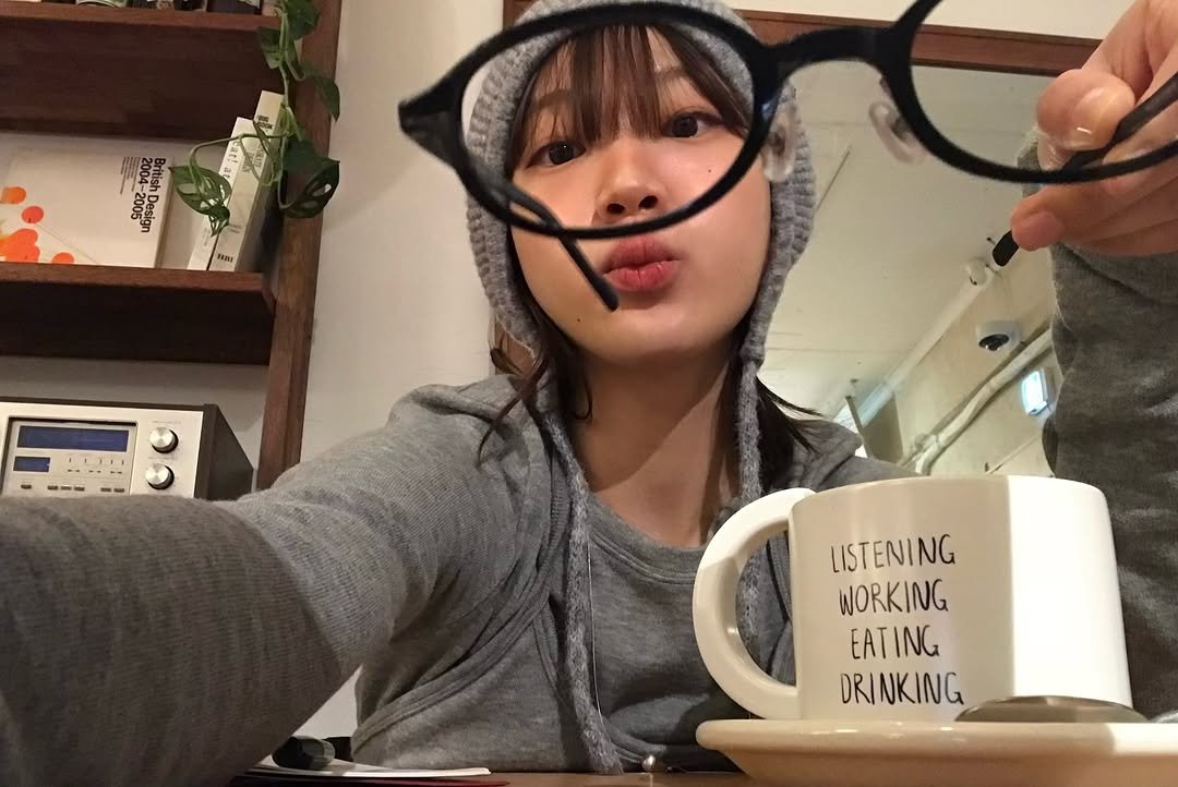 Photo shared by 오제 on November 30, 2025 tagging @yun.seoul. May be an image of coffee cup, eyeglasses, cup, tea and text.