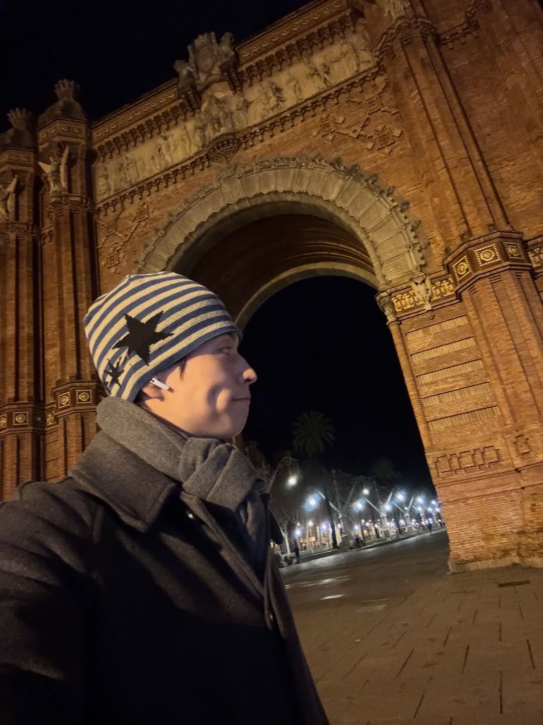 Photo by Jun on February 01, 2026. May be an image of the Aqueduct of Segovia, the Brandenburg Gate, the Arc de Triomphe and text.