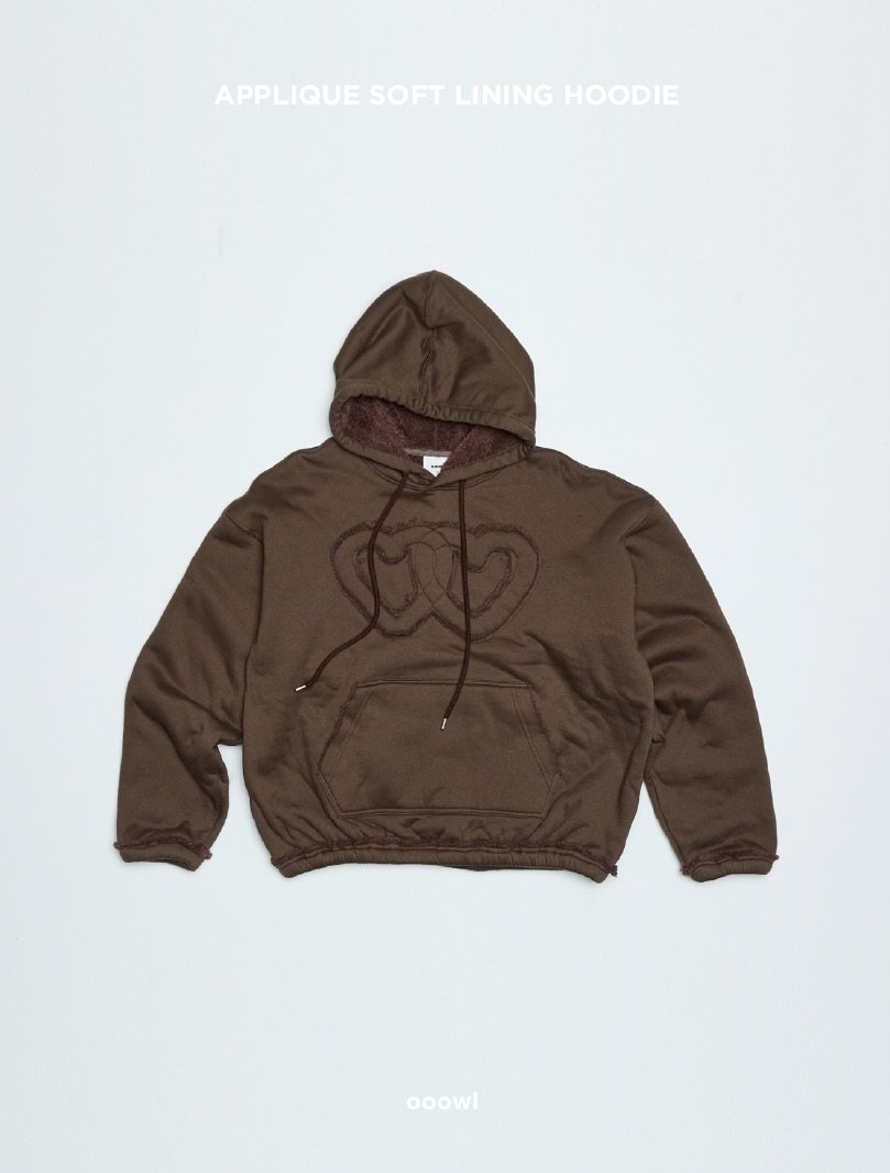 Photo by ooowl on September 25, 2025. May be an image of fleece, parka, sweatshirt and text that says 'APPLIQUE APPLIQUESOFTLININGHOODIE SOFT LINING HOODIE ooowl'.