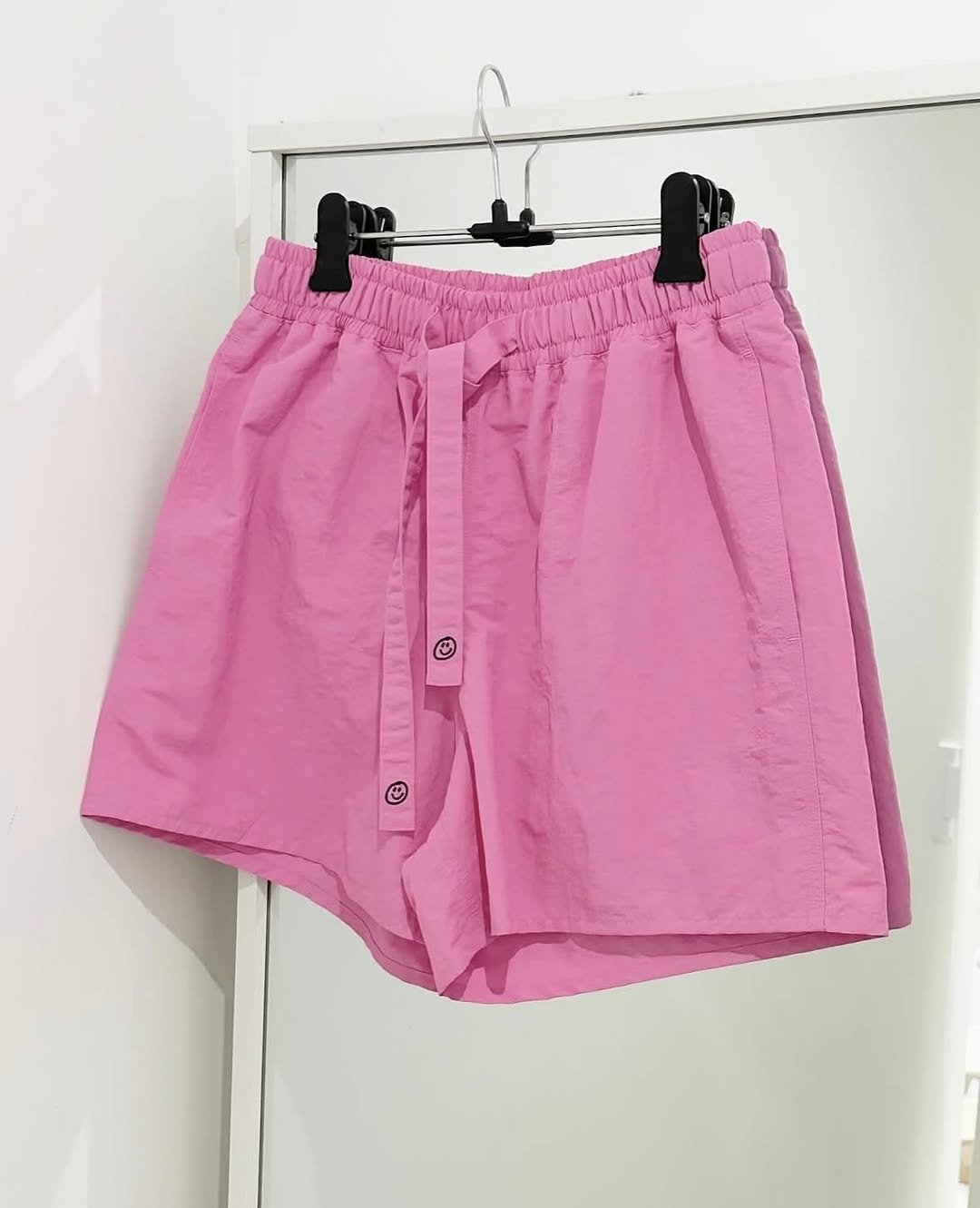 Photo by ooowl on May 23, 2025. May be an image of shorts and drawstring.