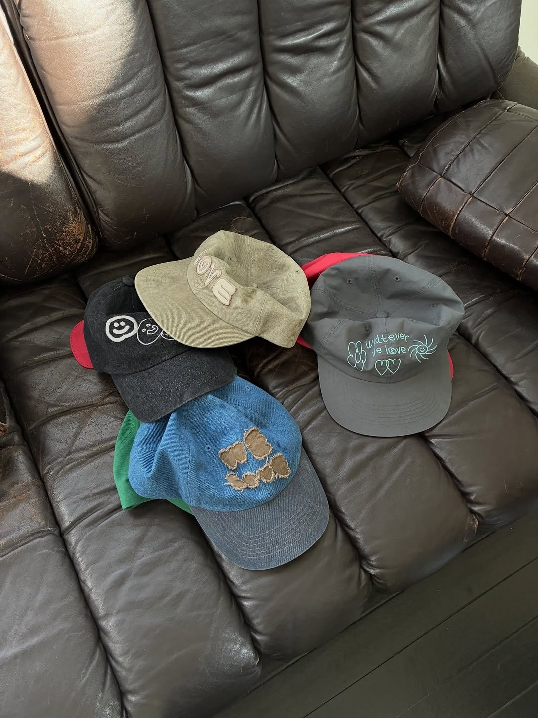 ooowl.official 게시물 이미지: CAP + BAG = 😀🤍
#ooowl #오울서울 #오울