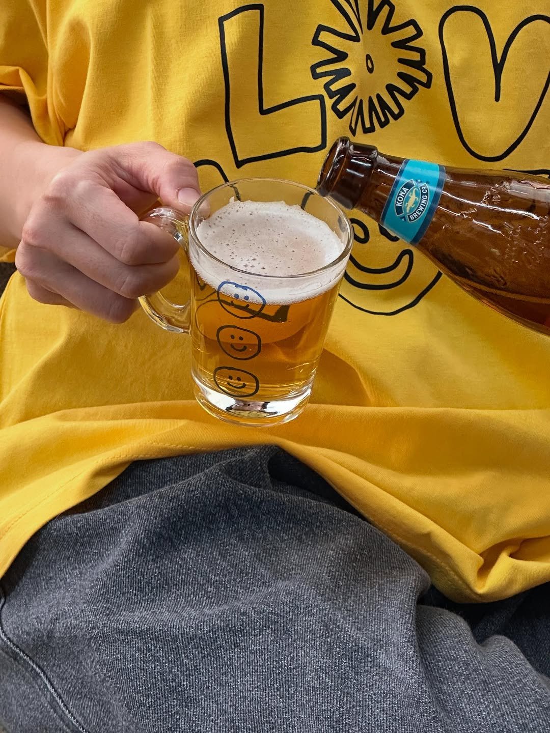 Photo by ooowl on July 10, 2025. May be an image of ‎1 person, ale, beer, beer bottle and ‎text that says '‎LMV ما 然 KONA CN‎'‎‎.