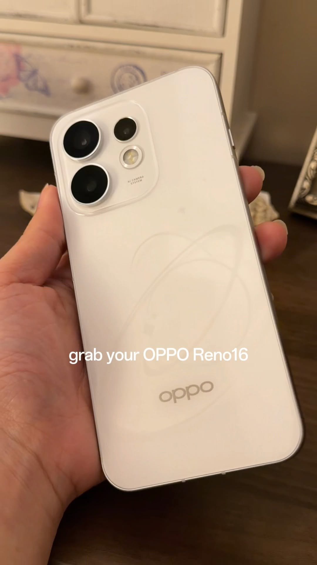 oppo 게시물 이미지: How to remix your camera roll with AI Remix...