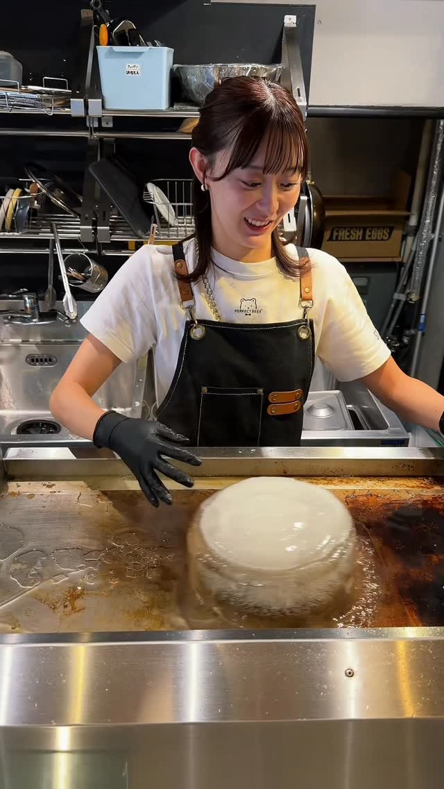 or__and 게시물 이미지: 🇯🇵Giant Ice Block. 거대한 얼음덩어리로 철판을 청소하는 일본의...