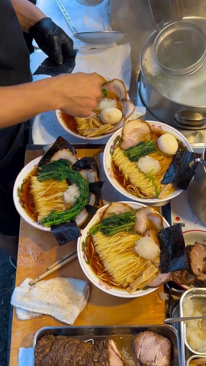or__and 게시물 이미지: 🍜인생쇼유라멘 발견...
라멘덕후들이 찾아간다는 야타이라멘. 쇼유육수에 다진양파...